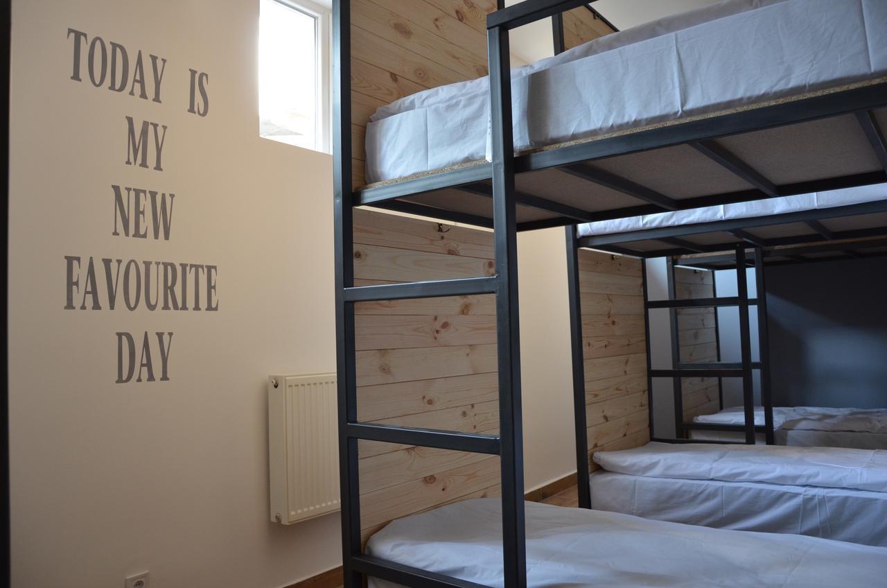 Bed 8-Bed Dormitory Room,633403047:JPEG